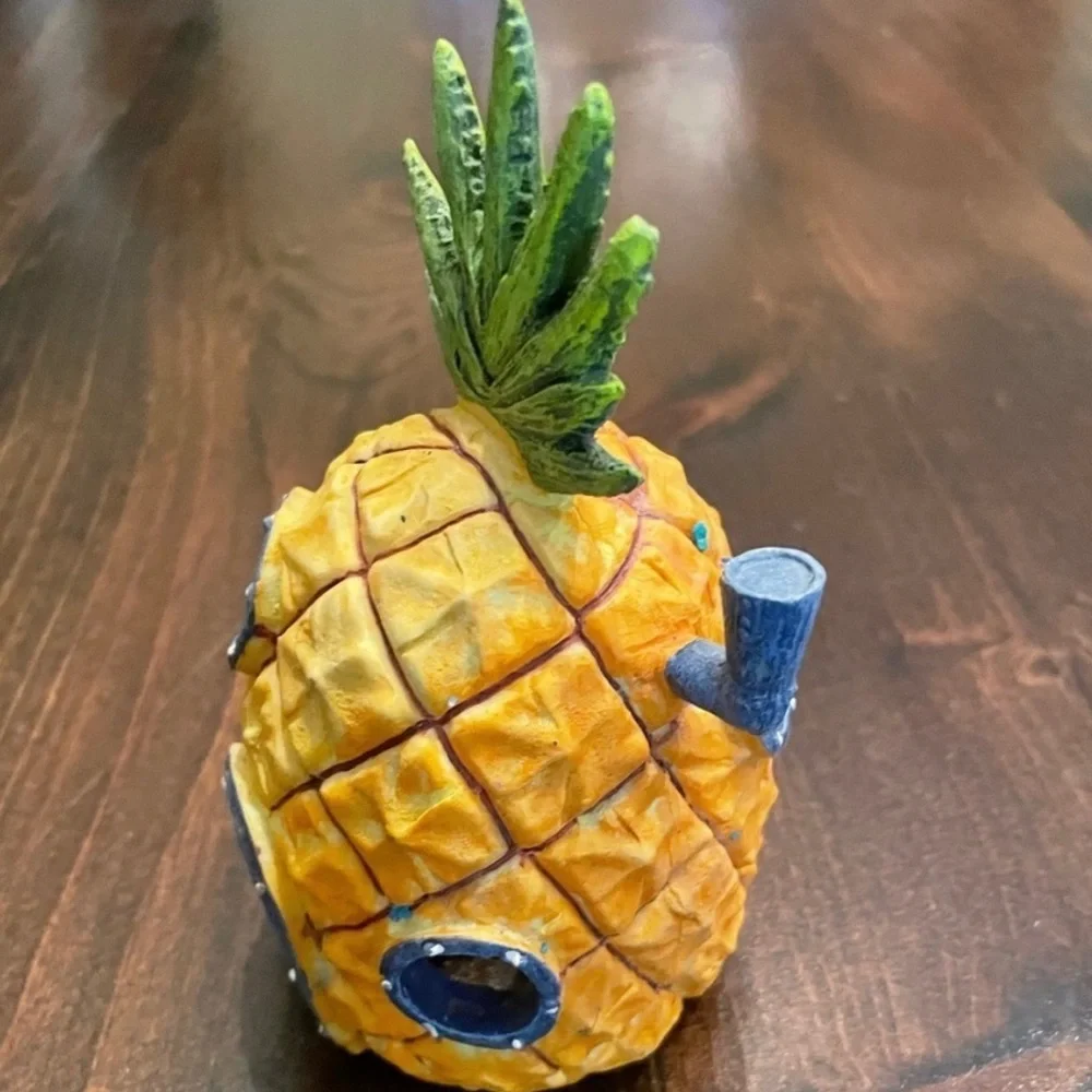Fish tank Decoration/ pineapple playhouse